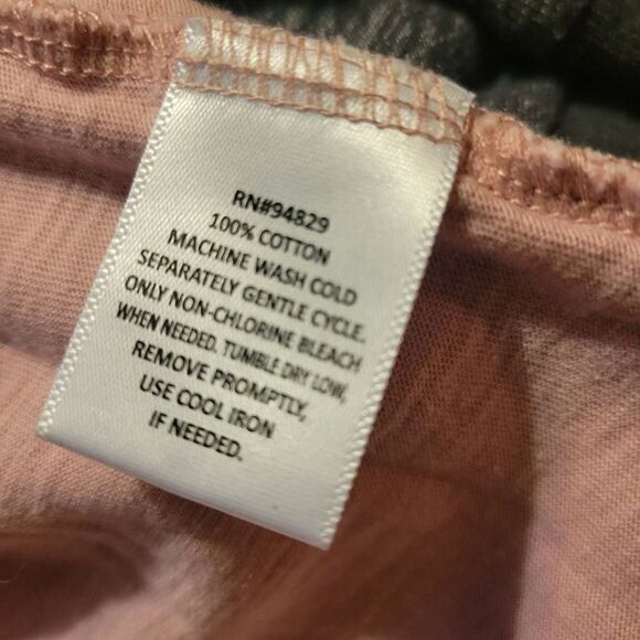 Derek Heart V-Neck Pink Romper Juniors Size Medium - Picture 6 of 6